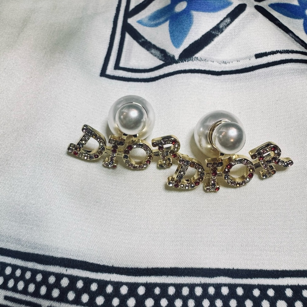 Dior Gold Logo Pearl Double-Sided Stud Earrings - Picture 5 of 7